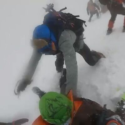 Uludağ'da 124 dağcının tırmanışına tipi engeli! Bir dağcı son anda kurtarıldı