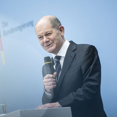 Almanya'nın yeni Şansölyesi Scholz ilk kez konuştu