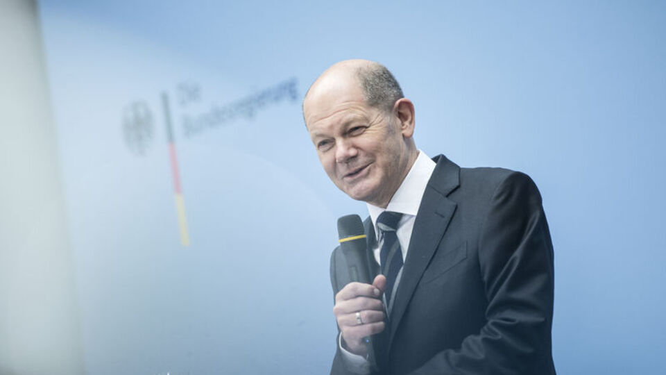 Almanya'nın yeni Şansölyesi Scholz ilk kez konuştu