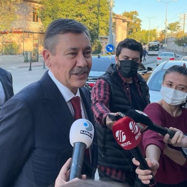 Melih Gökçek zırhlı aracı iade etti
