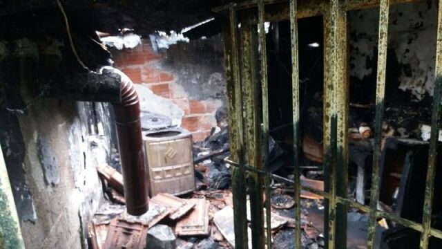 İzmir'in iki ilçesinde yangın dehşeti!