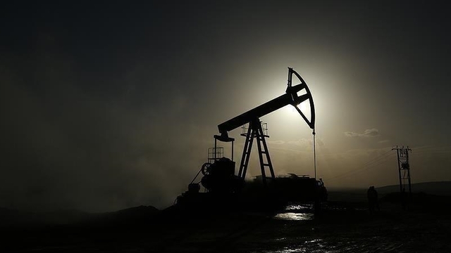 IEA petrol talebi tahminini düşürdü