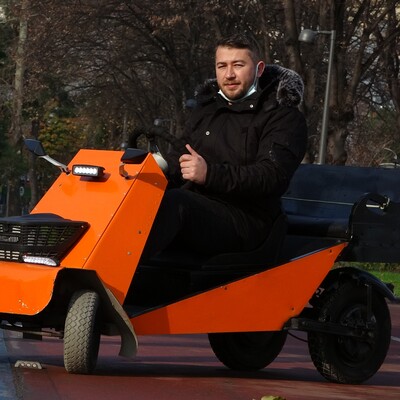 Hurda malzemelerden yaptı... "2 TL'ye 50 km gidiyor"
