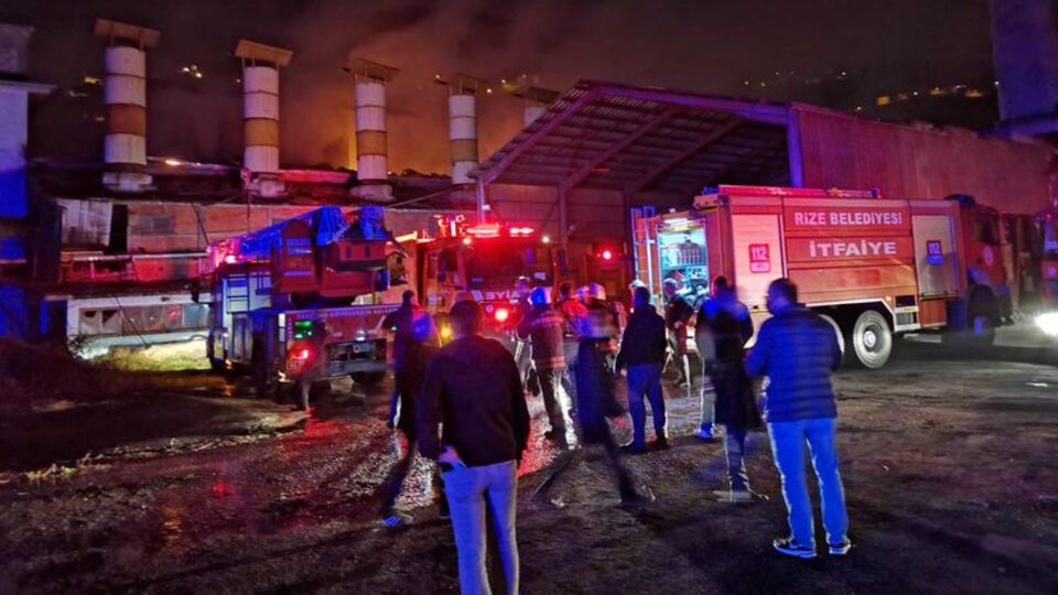 Çay fabrikasında yangın!