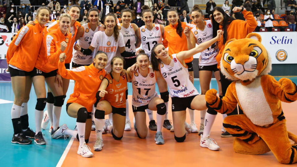 Eczacıbaşı Dynavit çeyrek finalde