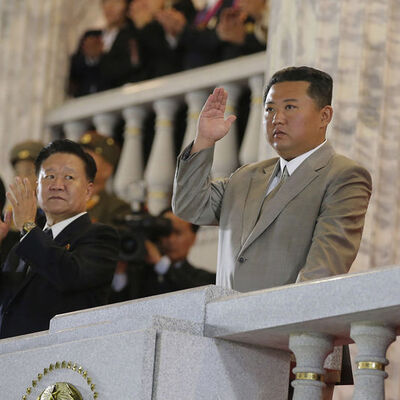 Kuzey Kore'de 100 binden fazla kişi esir kamplarında mı tutuluyor?