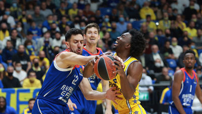 Anadolu Efes, Maccabi'yi devirdi