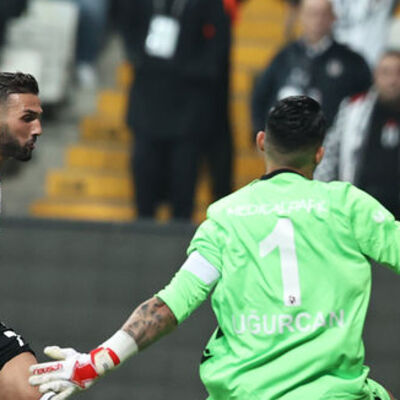 Umut Meraş'ın burnu kırıldı