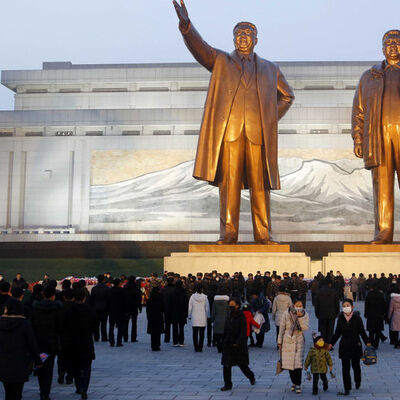 Kuzey Kore'nin eski lideri ölümünün 10. yılında anıldı