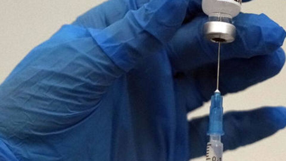 Sputnik V ve Sputnik Light aşılarının birlikte Omicron'a karşı koruduğu öne sürüldü