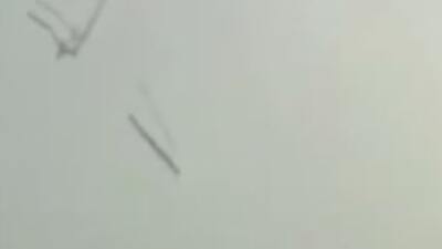 ABD'de yola çakılan helikopter alev alev yandı