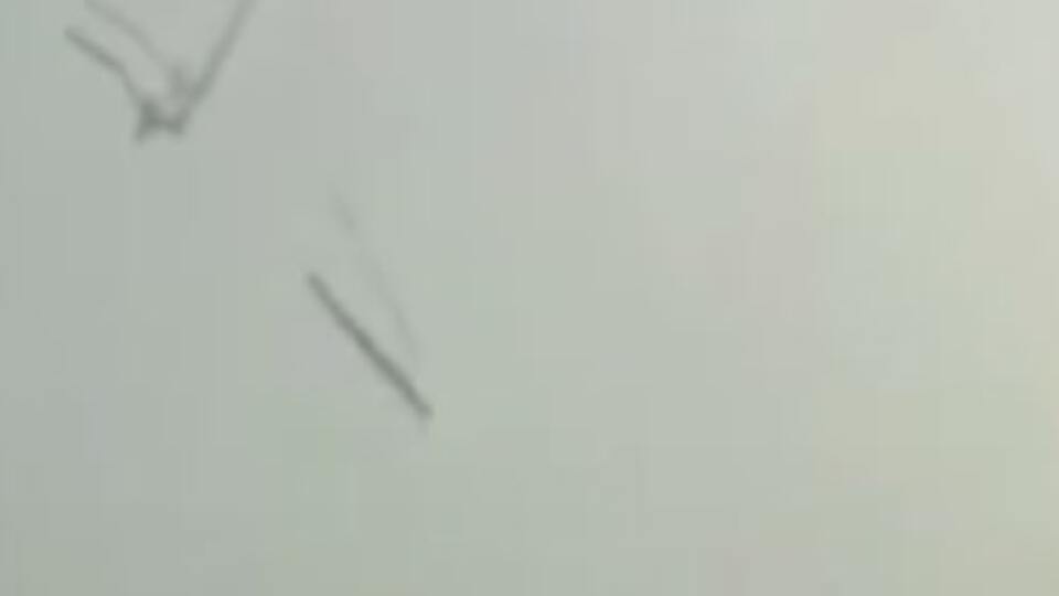 ABD'de yola çakılan helikopter alev alev yandı