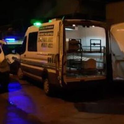 Evinde boğazı kesilmiş halde ölü bulundu