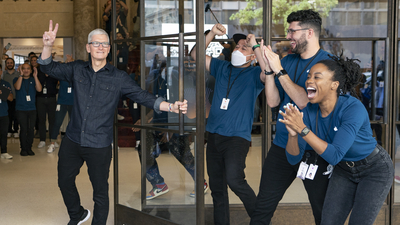 Tüm çalışanlara 1000'er dolar