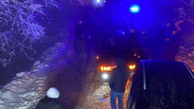 Bursa'da uçuruma yuvarlanan cipteki 2 kişi yaralandı