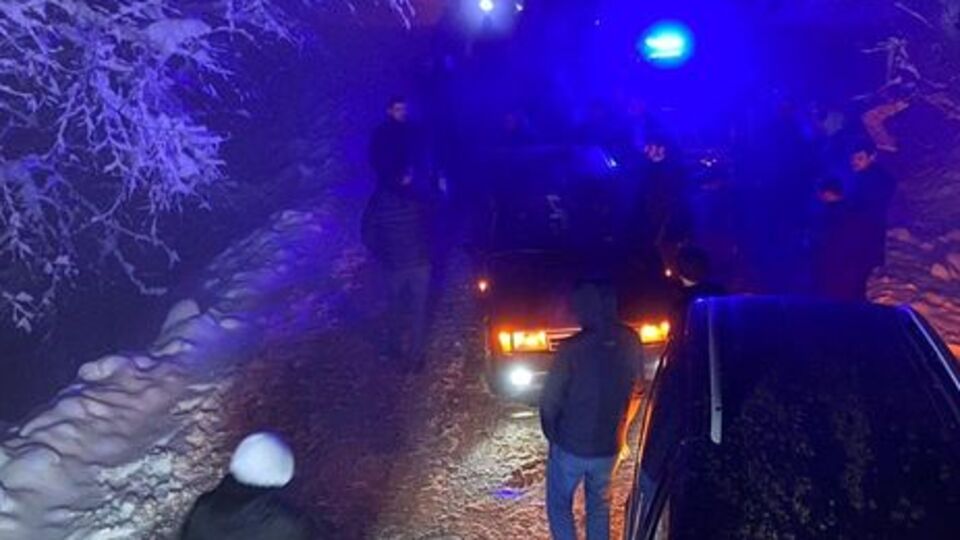 Bursa'da uçuruma yuvarlanan cipteki 2 kişi yaralandı