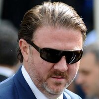 'TC ile oynamaya kalkarsan kolunu keserler'