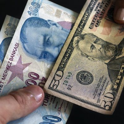 TL ve döviz mevduatı olanlar ne yapmalı?