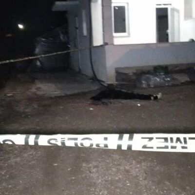 Önce kız arkadaşına sonra kendine ateş etti