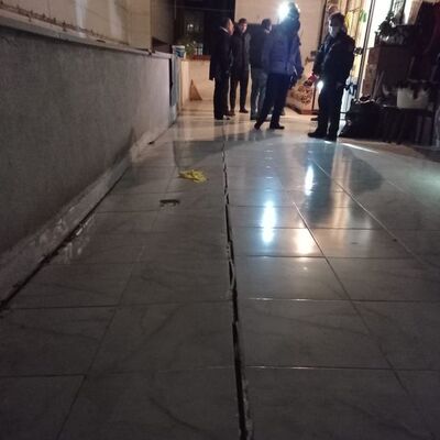 Esenyurt'ta çatlakların oluştuğu bina boşaltıldı
