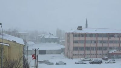 Birçok il ve ilçede eğitime kar engeli