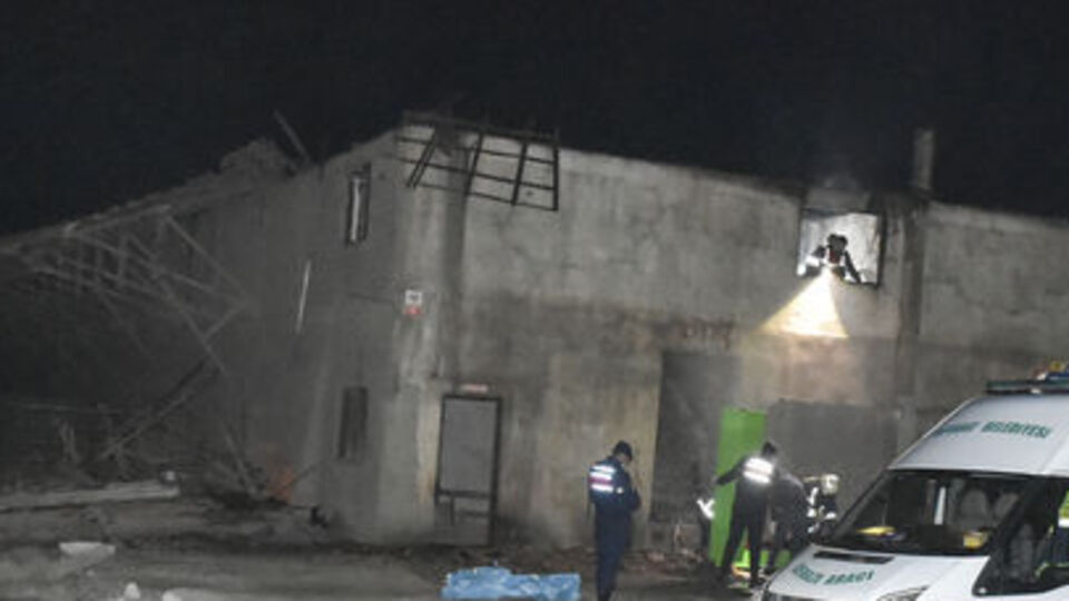 Sinop'ta fabrika yangınında bekçi öldü