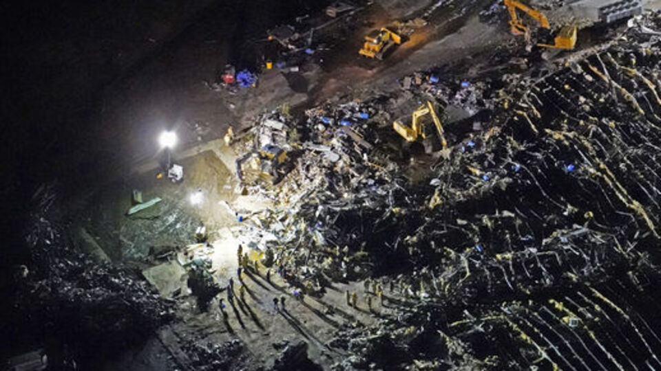 Kentucky'i vuran hortumda iki bebek böyle kurtarıldı!