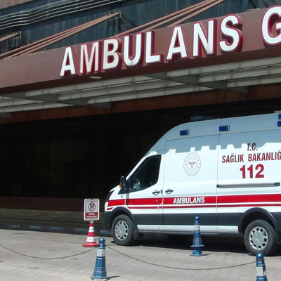 Üvey anne vahşeti! Minik çocuğu kızgın şiş ile yaktı