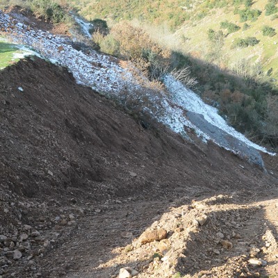Dereye yatağındaki kötü koku ekipleri harekete geçirdi