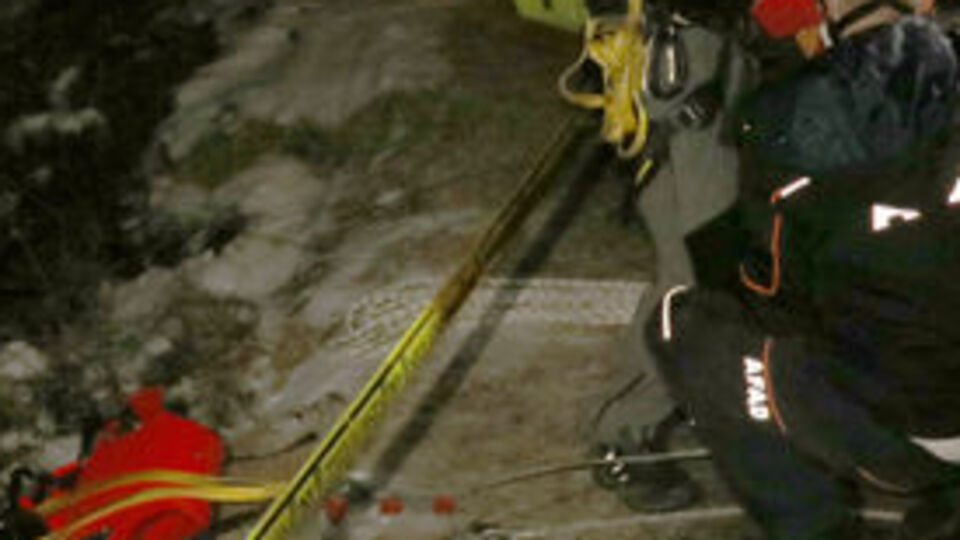 Karabük'te otomobil uçuruma devrildi: 2 ölü