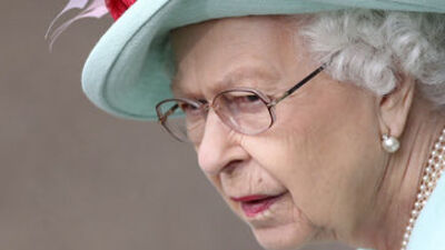 Kraliçe'ye tatar yayı ile suikast planı