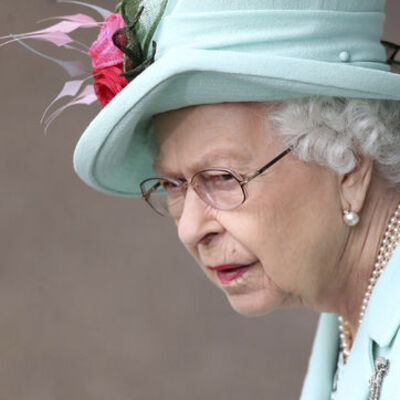 Kraliçe'ye tatar yayı ile suikast planı