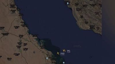 Havada müthiş tesadüf! Uçakları yan yana uçtu