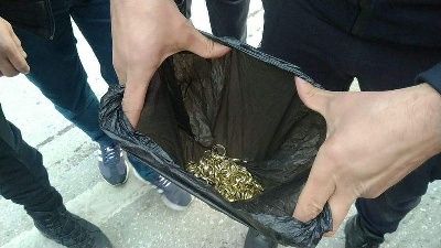 Sahte alyans satmaya çalışırken yakalandı