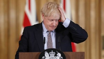 Boris Johnson'dan Omicron açıklaması