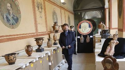 ABD İtalya'ya 11 milyon dolarlık tarihi eser iade etti