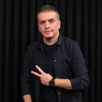 "Anayasa kitabı daha havadayken battım"