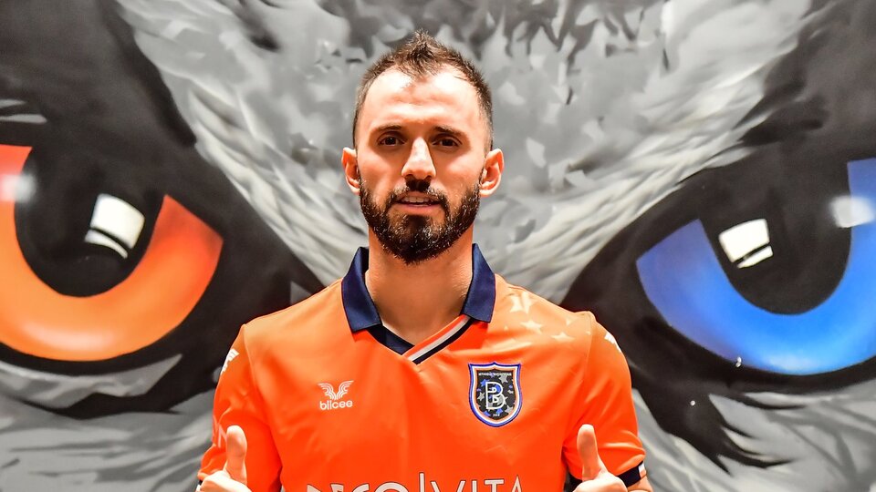 Başakşehir transferi açıkladı!