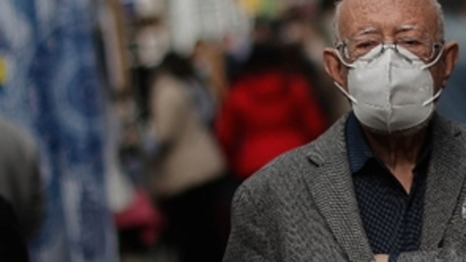 Tehlike sürüyor: İspanya ve Arjantin de salgında zirveyi gördü