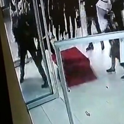 Avcılar’da hasta yakını dehşet saçtı!