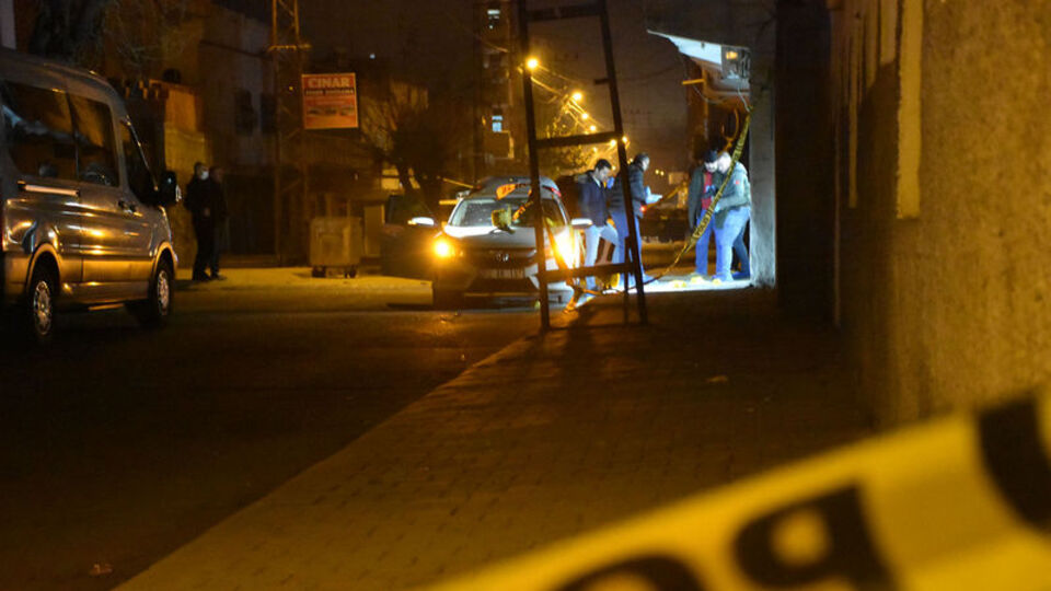 Silahlı saldırıya uğrayan bekçi şehit oldu