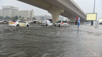 Kuveyt'te şiddetli yağışlar sele neden oldu