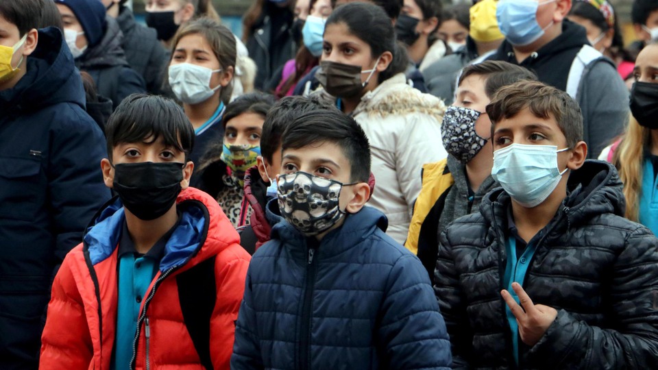 Okullarda 'figürlü maske' tehlikesi