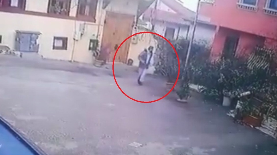 Tornavida ile saldıran gaspçıyı öldürdü!