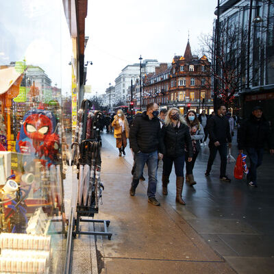 İngiltere'de vakalar 100 binin üzerinde!