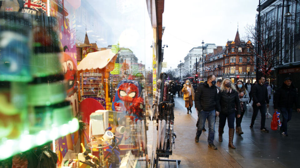 İngiltere'de vakalar 100 binin üzerinde!