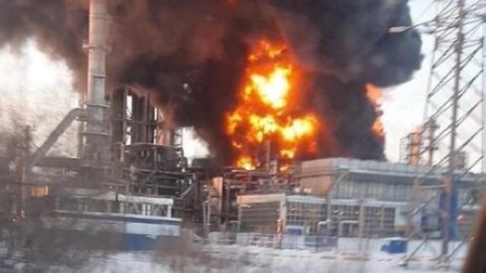 Rusya'nın en büyük özel petrol rafinerisinde yangın