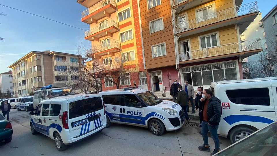 Yine kanımız dondu! Tartıştığı karısını bıçakladı