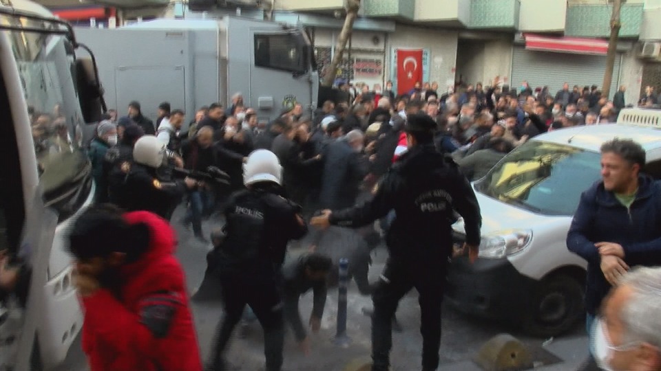 Pazaryeri kavgasında hareketli anlar!