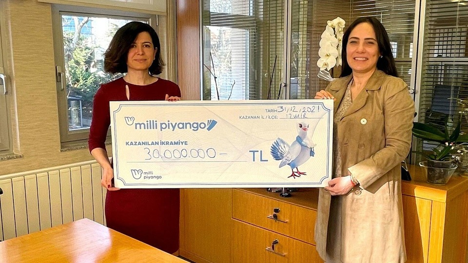 30 milyon TL kazanan talihli, çekini aldı!